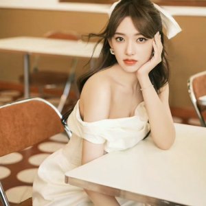 House of CB 低至4折美貌鲨疯了！夏日必备碎花裙$89