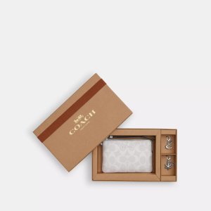 Coach Outlet 新年礼盒专场 送礼思路秒get