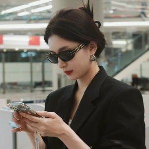 Dior 墨镜清仓 金属框墨镜$161