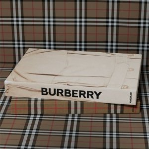 独家：Burberry 时尚热卖 羊毛开衫$205 斜挎包$545