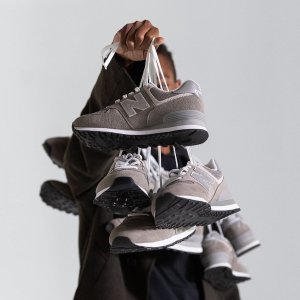 New Balance 时尚热卖 550运动鞋$62 老爹运动鞋$58