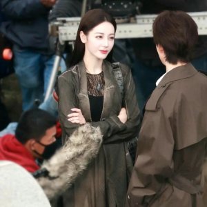 Uma Wang 低至6折 尽显东方美 迪丽热巴同款针织上衣$215
