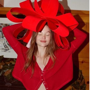 上新：Urban Outfitters 低至3折 新年红针织衫$14